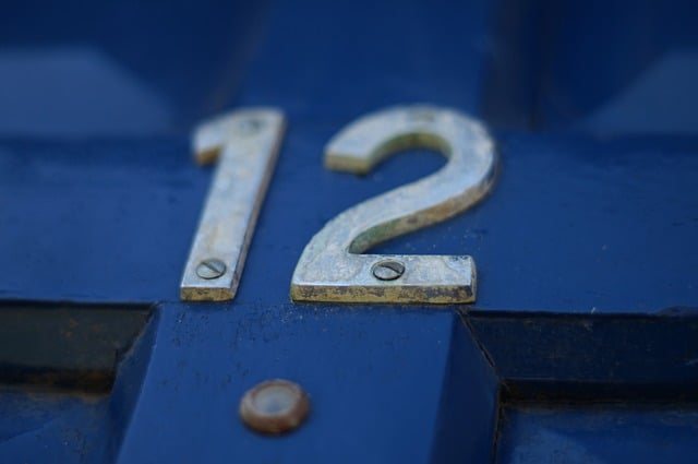 twelve-195676_640.jpg